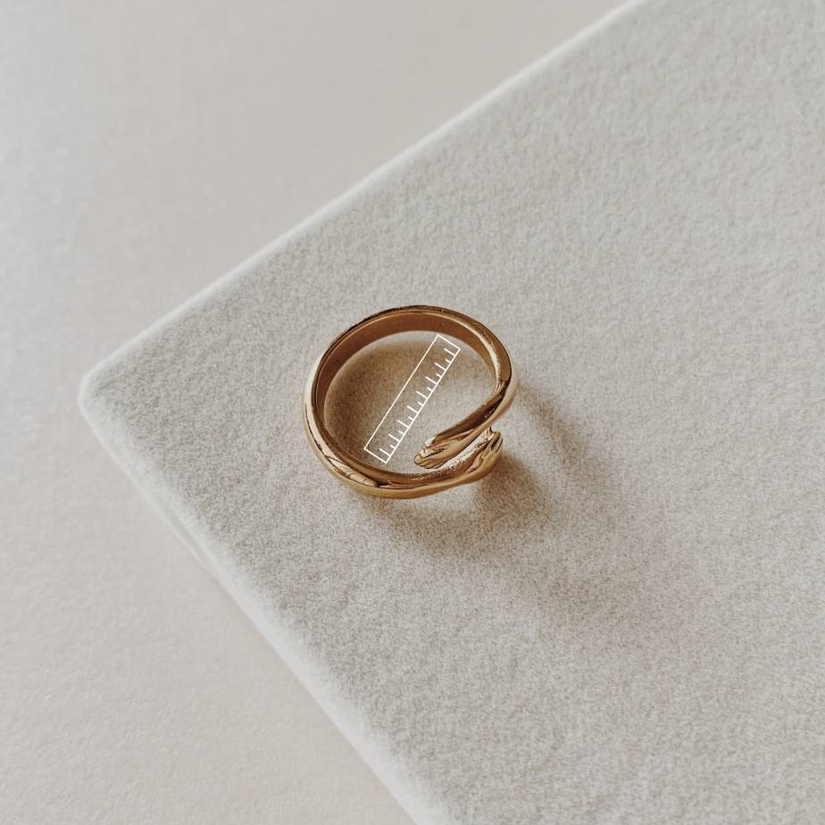 Ring Set bestfriend hug embrace gold ring prasseur switzerland